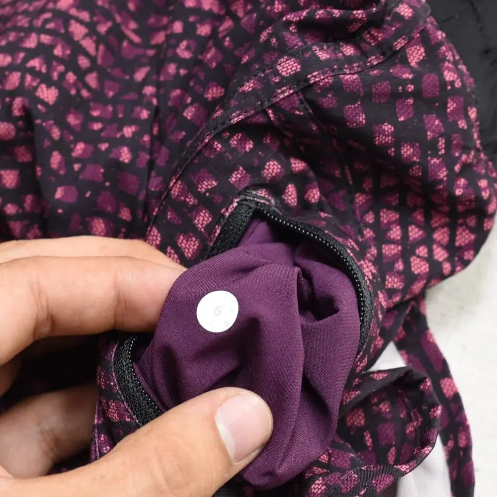 Lululemon Women's Sweat Tracker Shorts Geometric Polyester Purple Size 6 Gym
